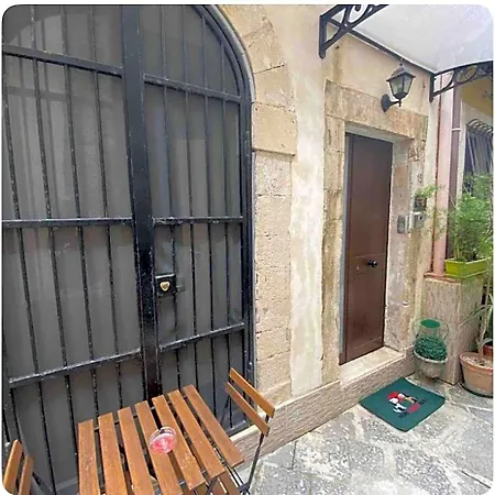 מלון דירות Emozioni Ortigia 4*